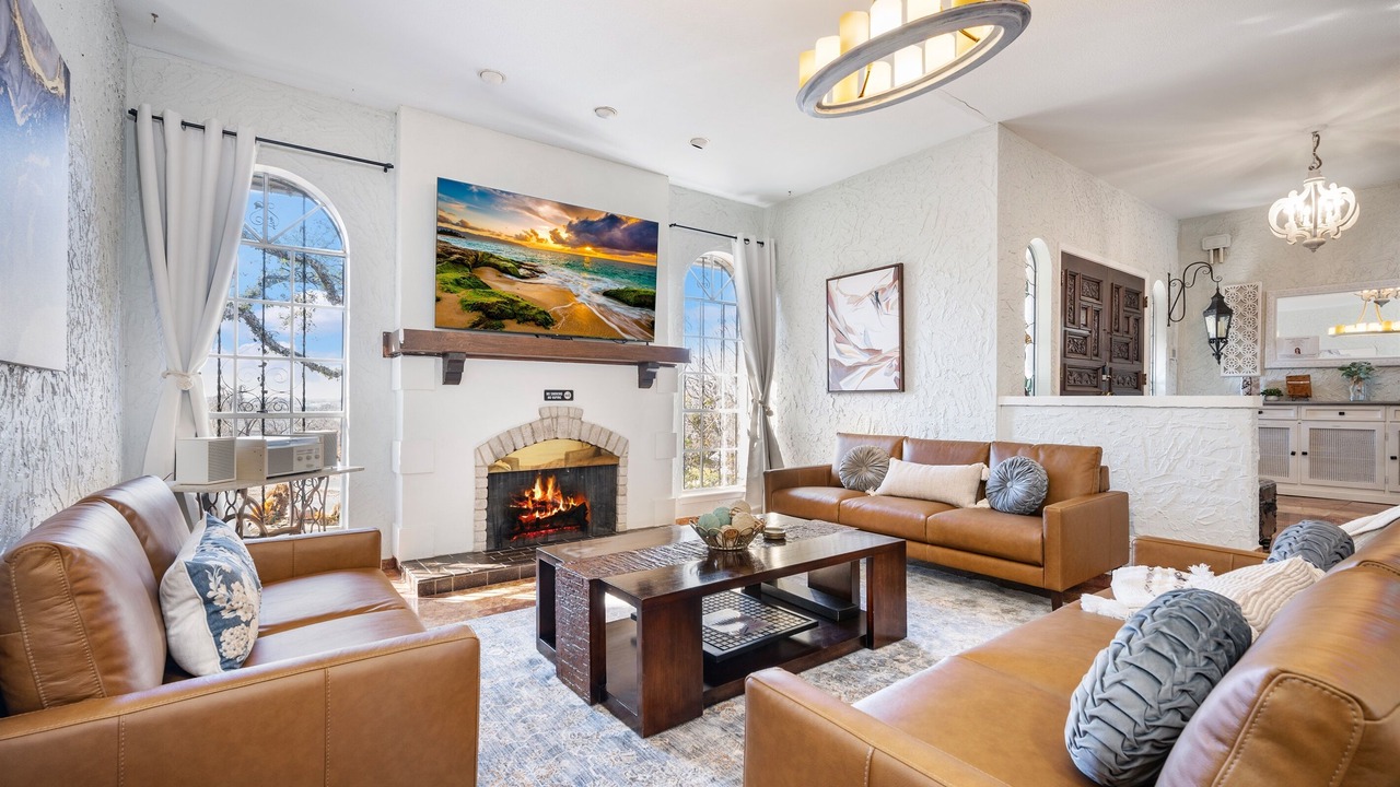 Photo of Livingroom in Leon Valley