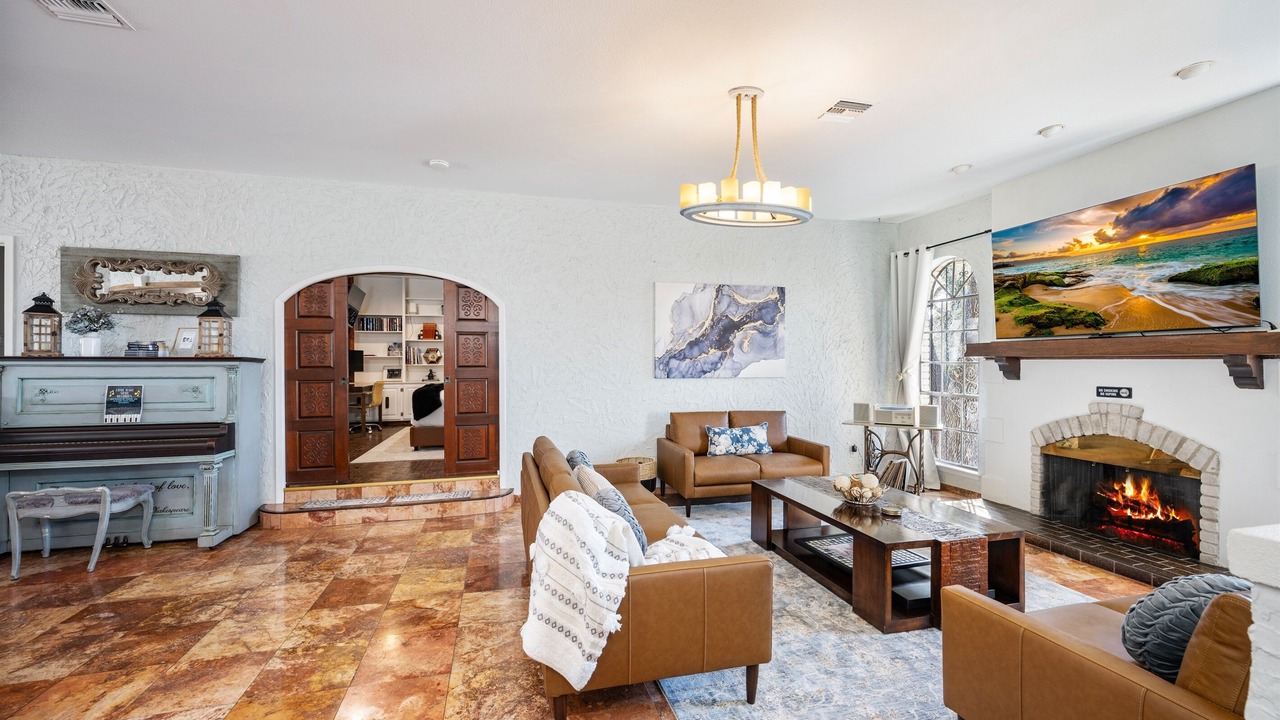 Photo of Livingroom in Leon Valley