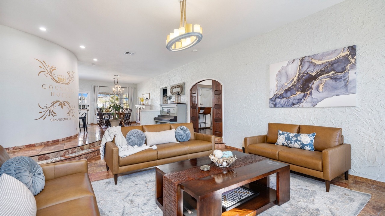 Photo of Livingroom in Leon Valley