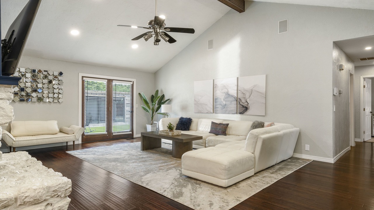 Photo of Livingroom in South Tulsa