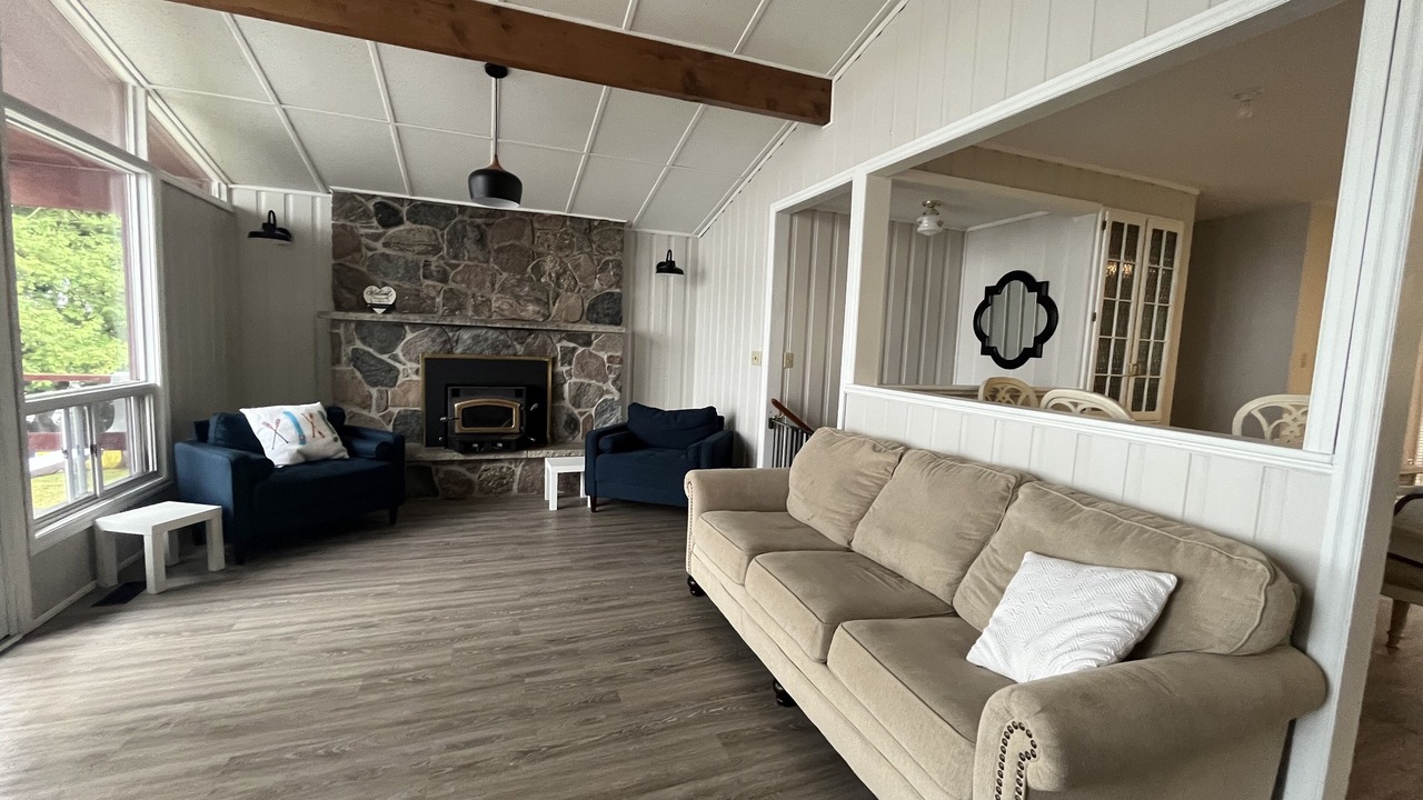 Photo of Livingroom in Fenelon Falls