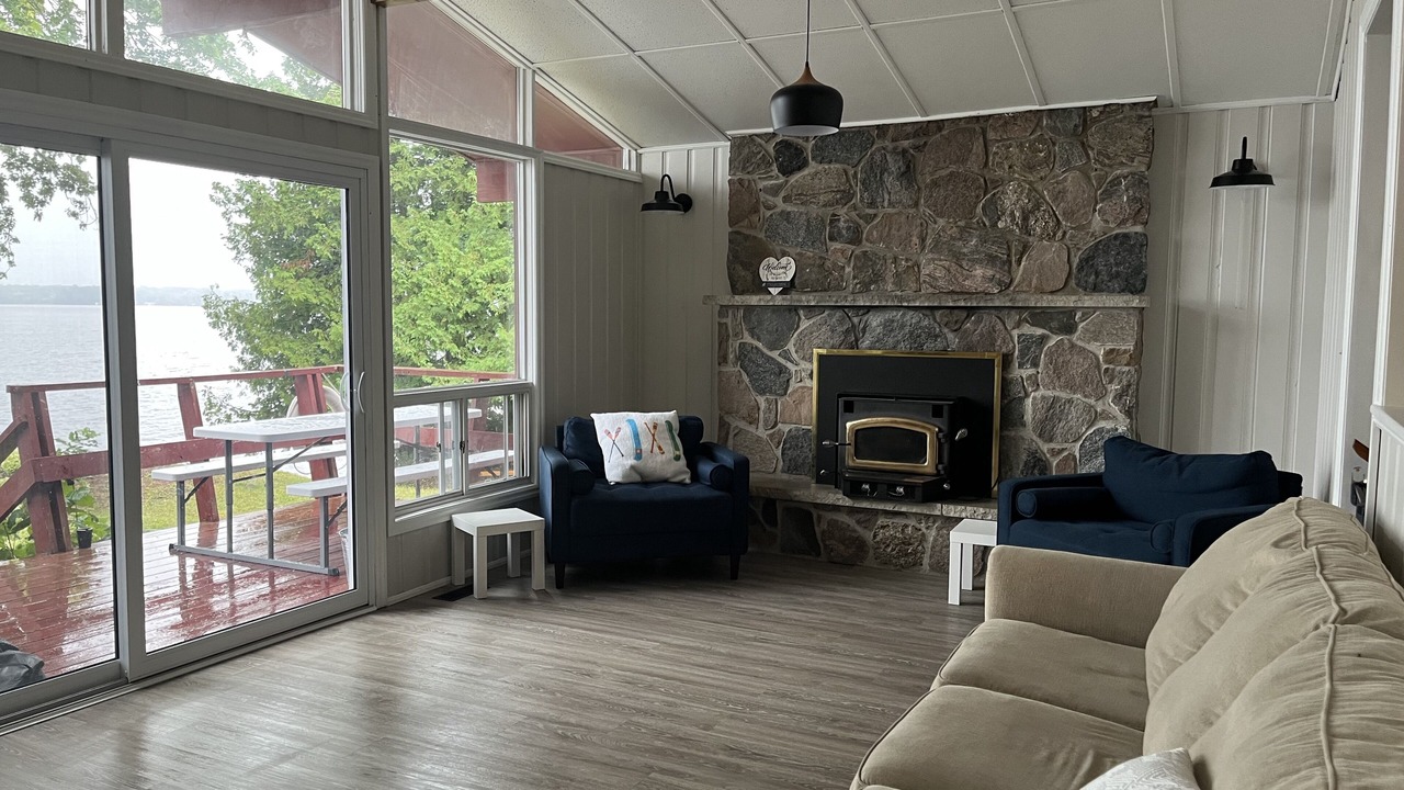 Photo of Livingroom in Fenelon Falls