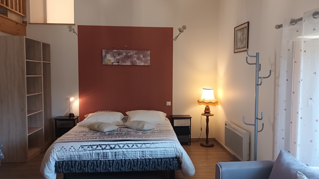 Photo of Bedroom in Thire