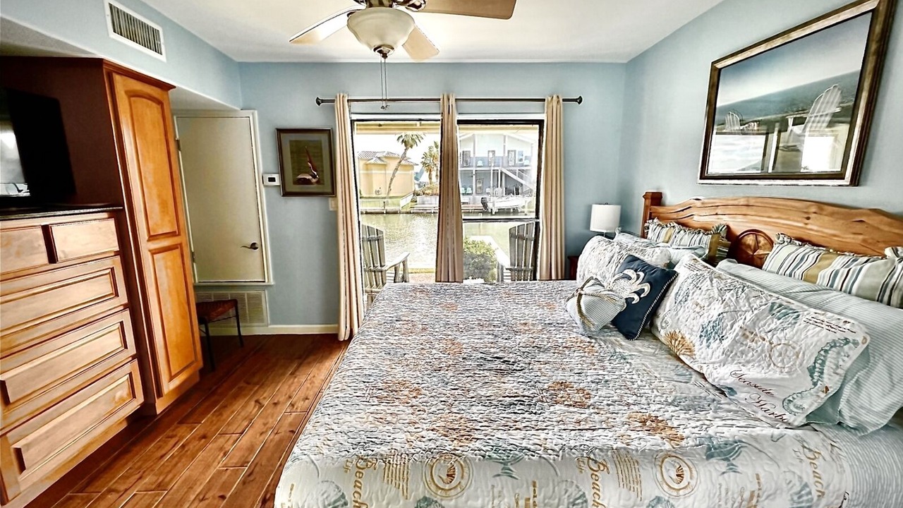 Photo of Bedroom in Rockport