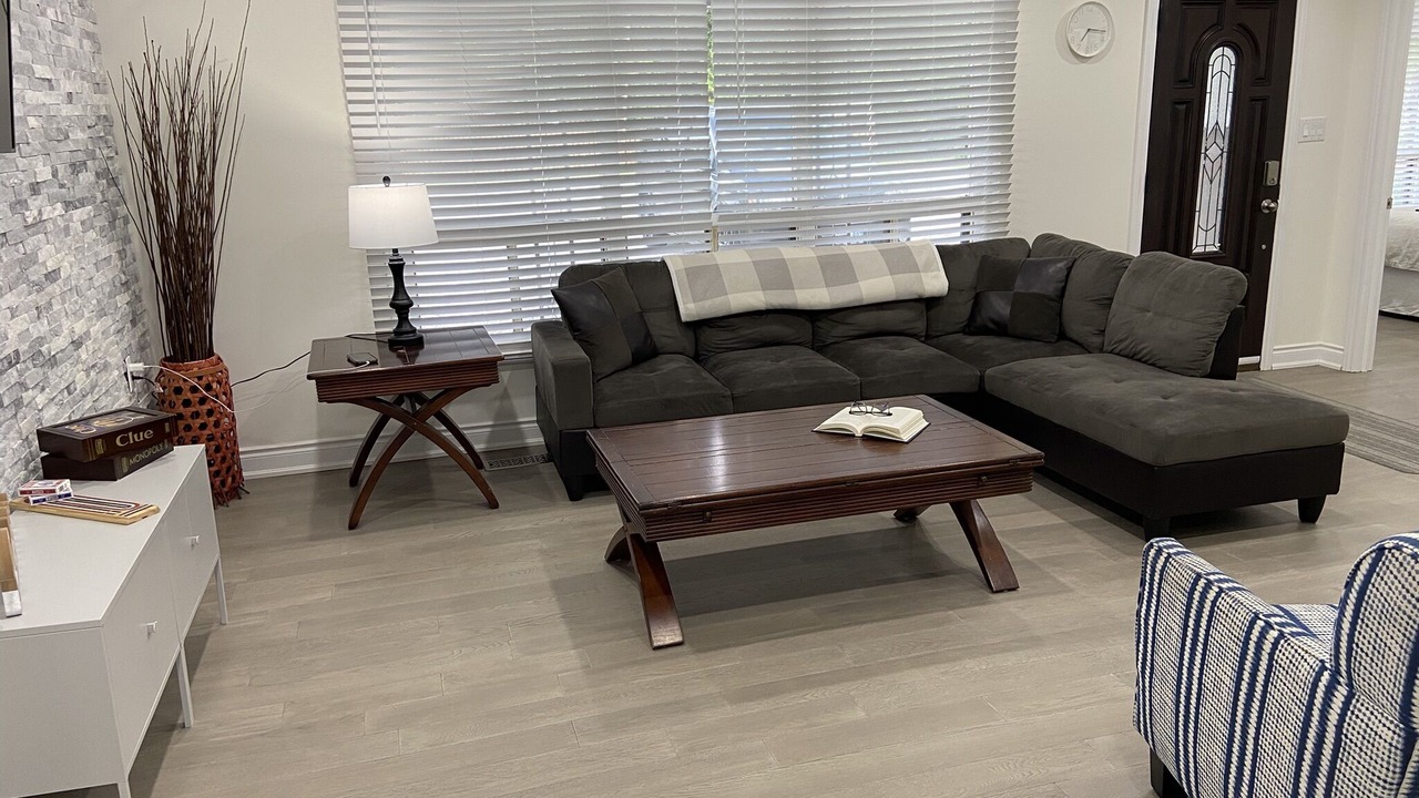 Photo of Livingroom in Wasaga Beach