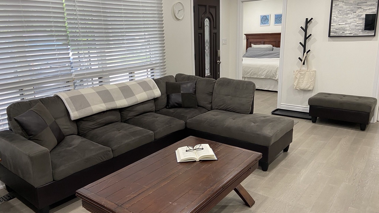 Photo of Livingroom in Wasaga Beach