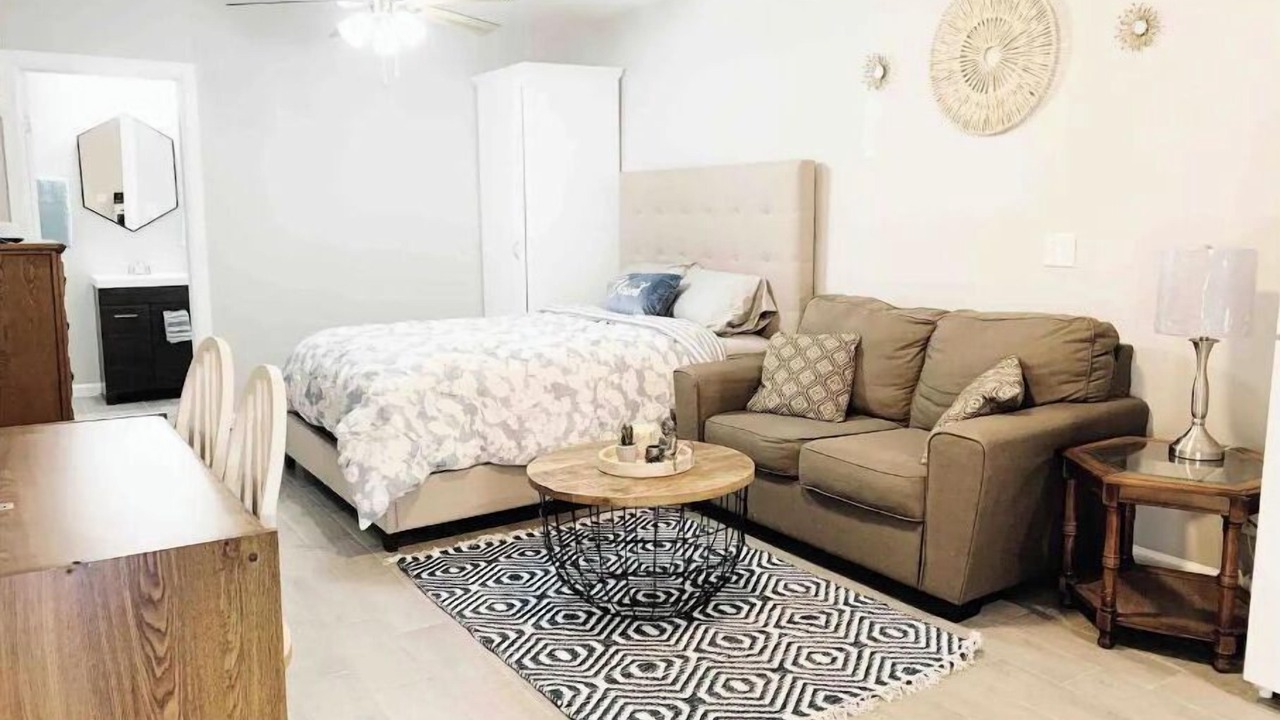 Photo of Bedroom in Orange
