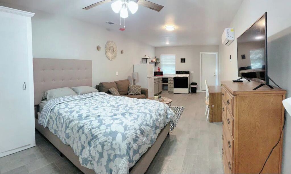 Photo of Bedroom in Orange