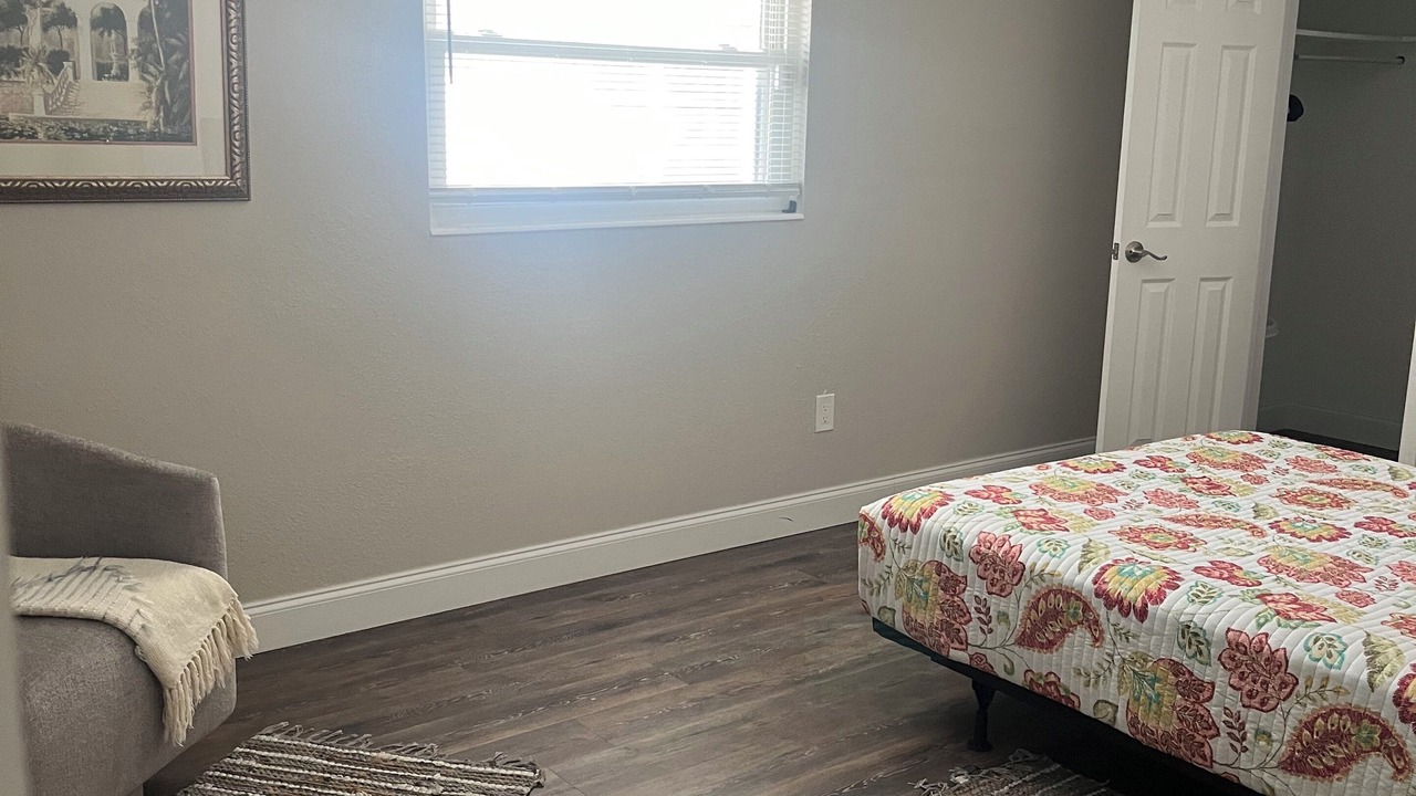 Photo of Bedroom in Aloha Gardens