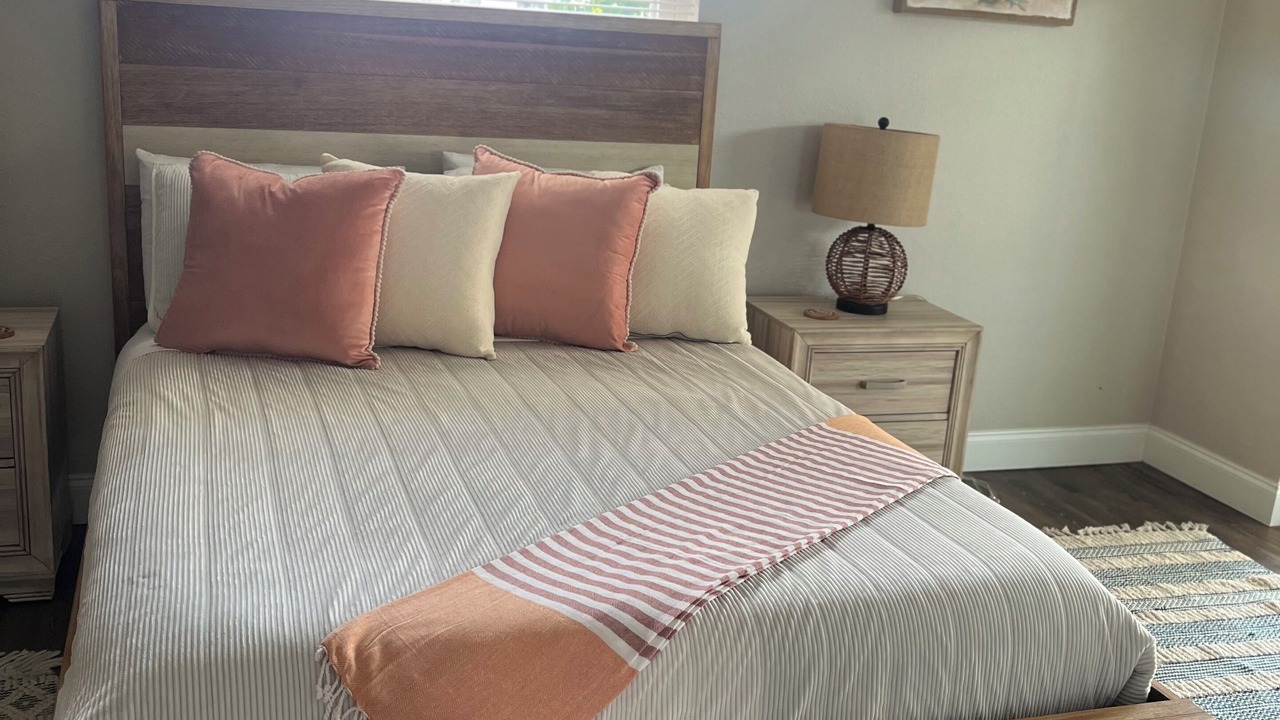 Photo of Bedroom in Aloha Gardens