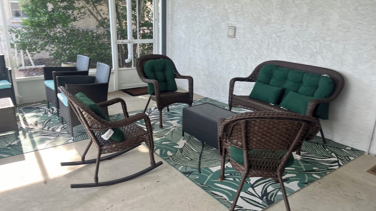 Photo of Patio Balcony in Aloha Gardens