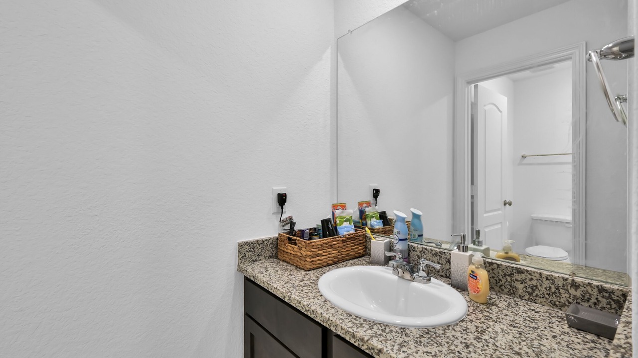 Photo of Bathroom in Porter