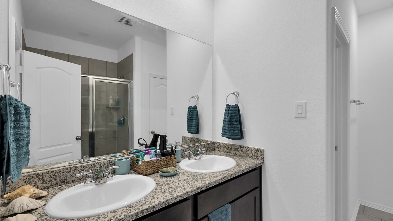 Photo of Bathroom in Porter