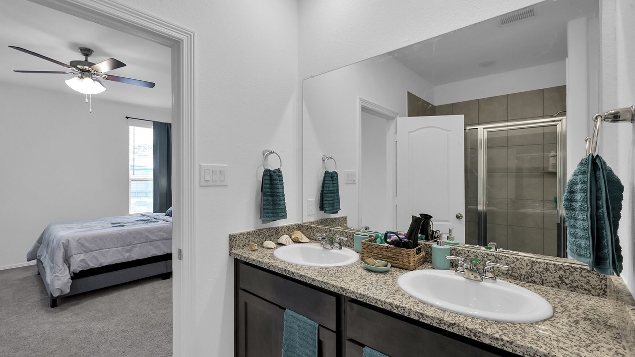 Photo of Bathroom in Porter