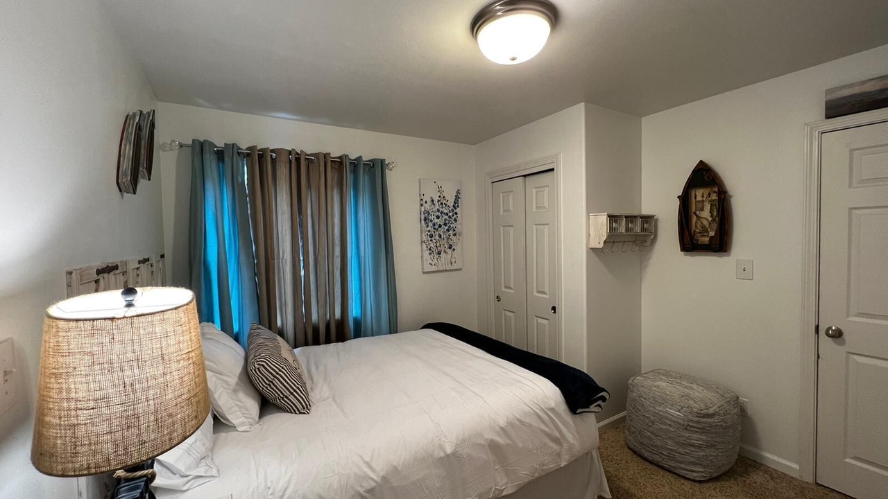 Photo of Bedroom in Agate Beach