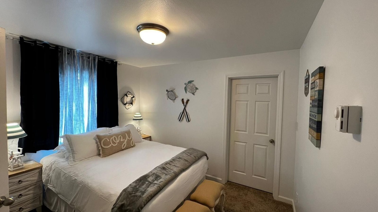 Photo of Bedroom in Agate Beach