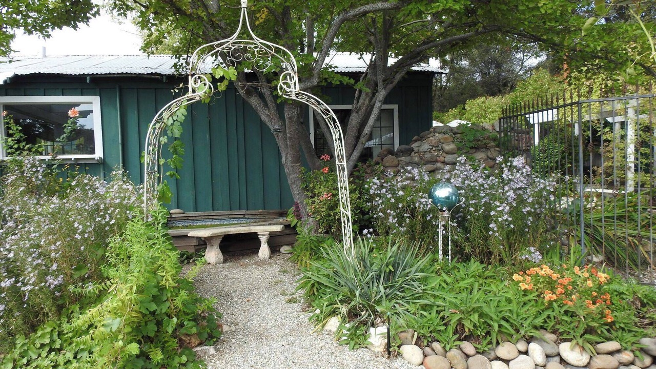 Photo of Others in Douglas Flat