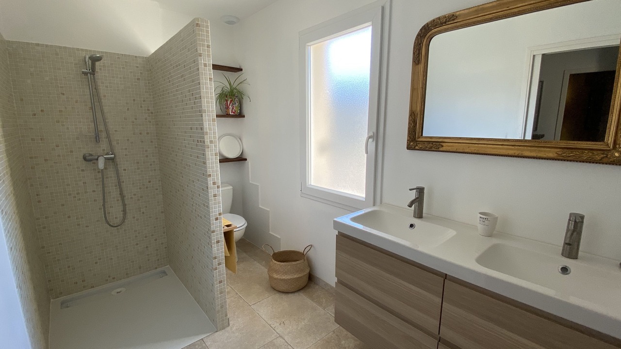 Photo of Bathroom in Vailhauques