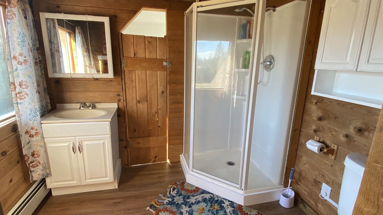 Photo of Bathroom in Kalifornsky