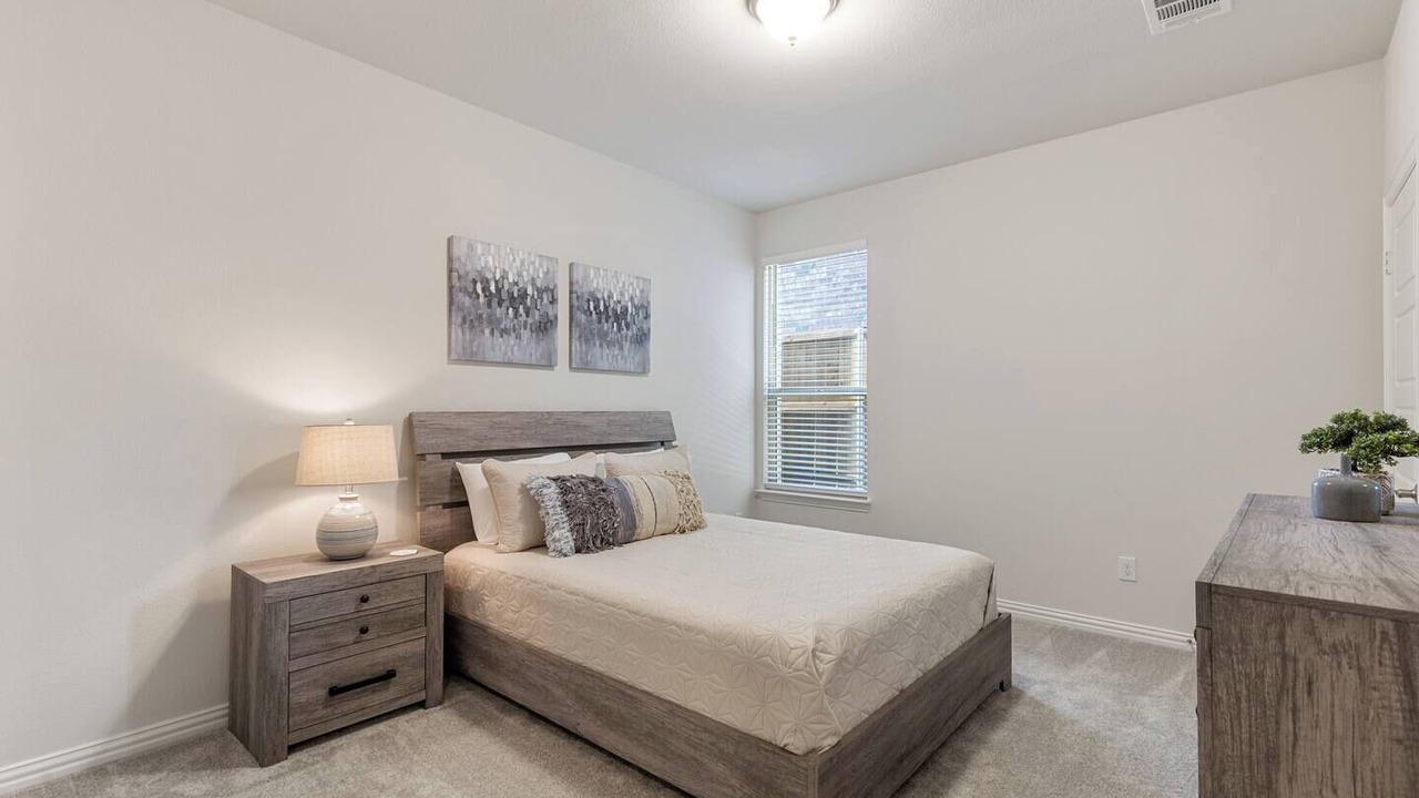 Photo of Bedroom in Northlake