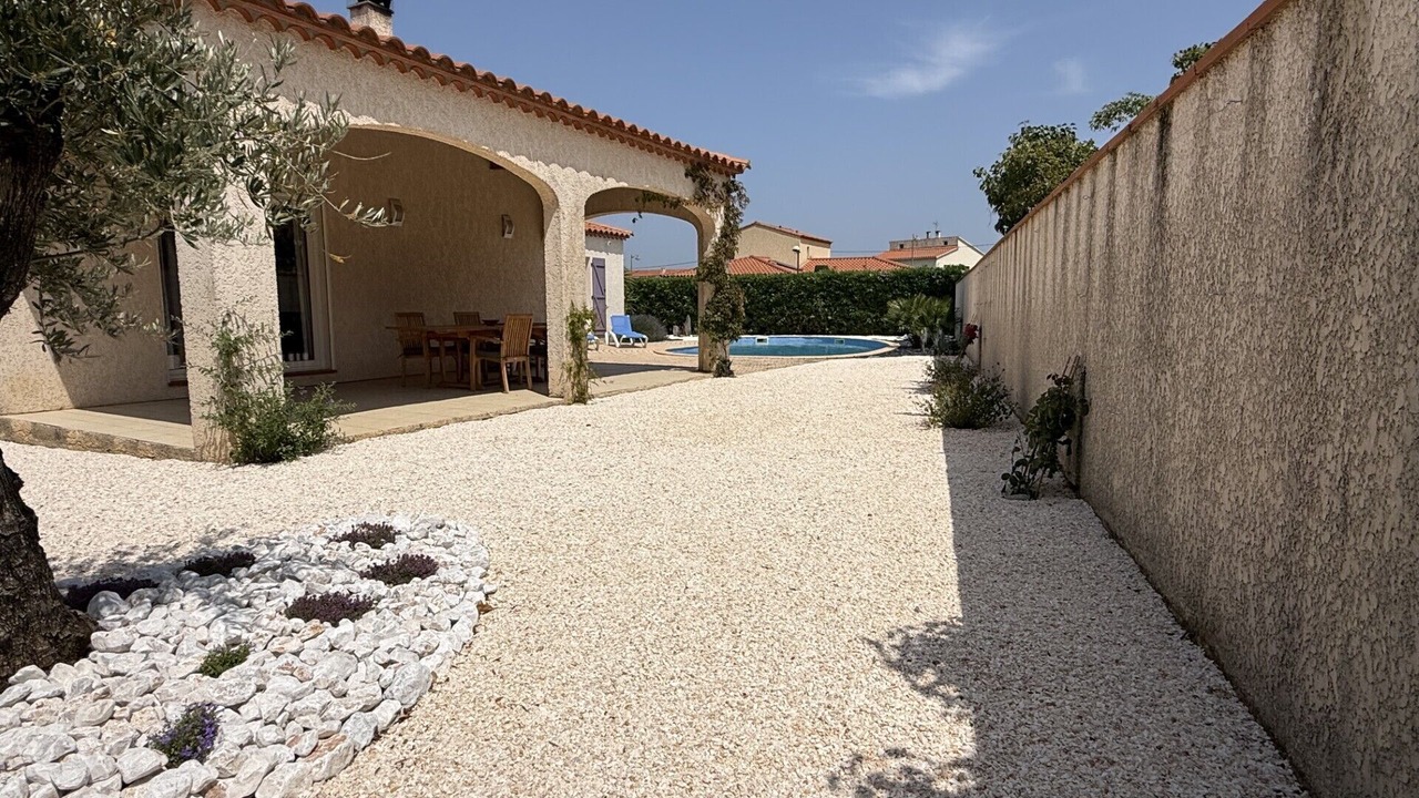 Photo of Outdoor in Vinca