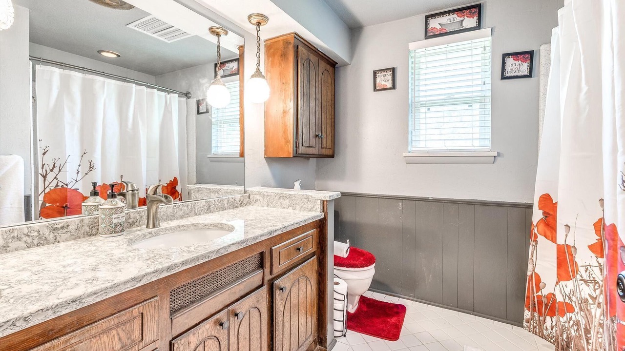 Photo of Bathroom in Central Oklahoma City