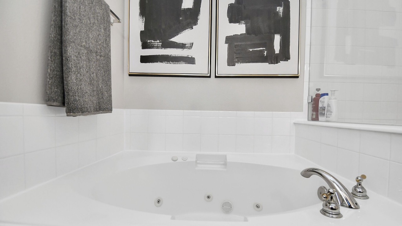 Photo of Bathroom in Falcon Point