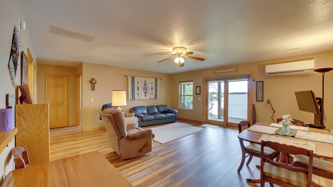 Photo of Livingroom in Dennis