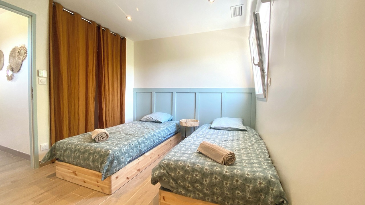 Photo of Bedroom in Saint-Come-et-Maruejols