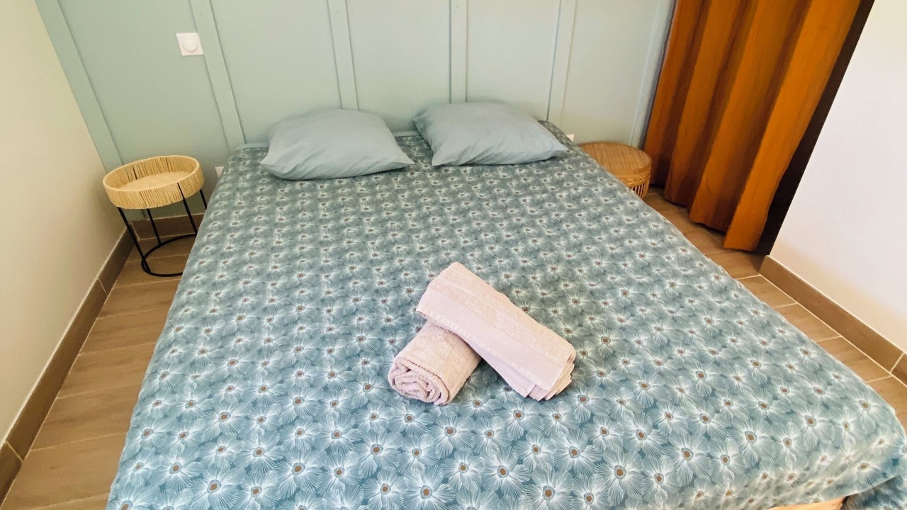 Photo of Bedroom in Saint-Come-et-Maruejols