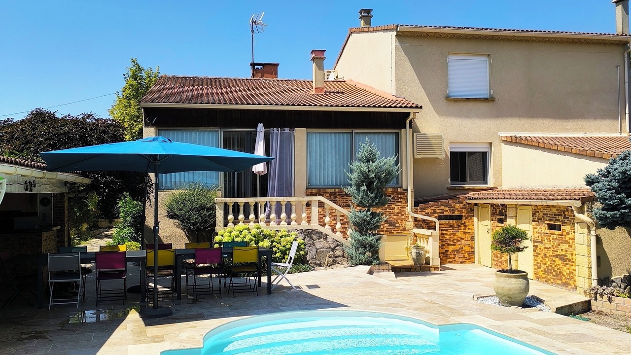 Photo of Outdoor in Meyrannes