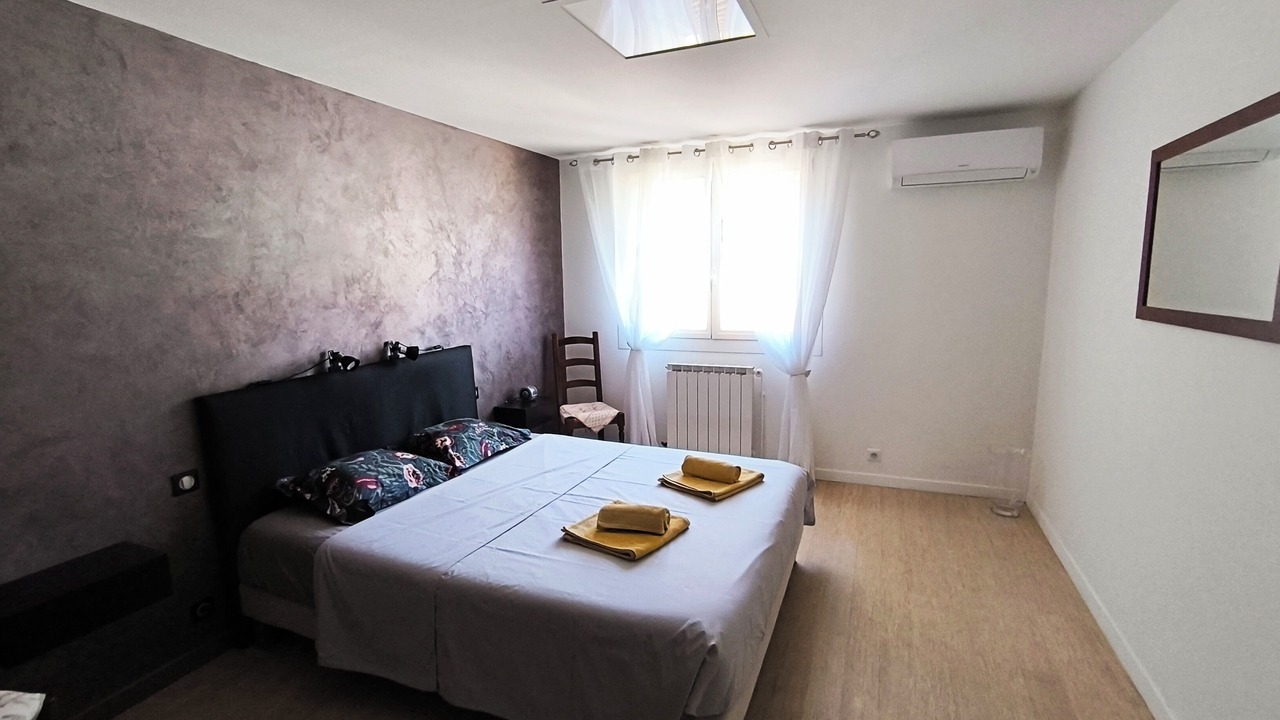 Photo of Bedroom in Meyrannes