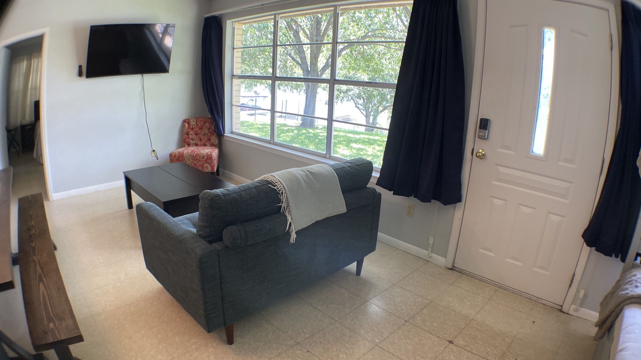 Photo of Livingroom in Buchanan Dam