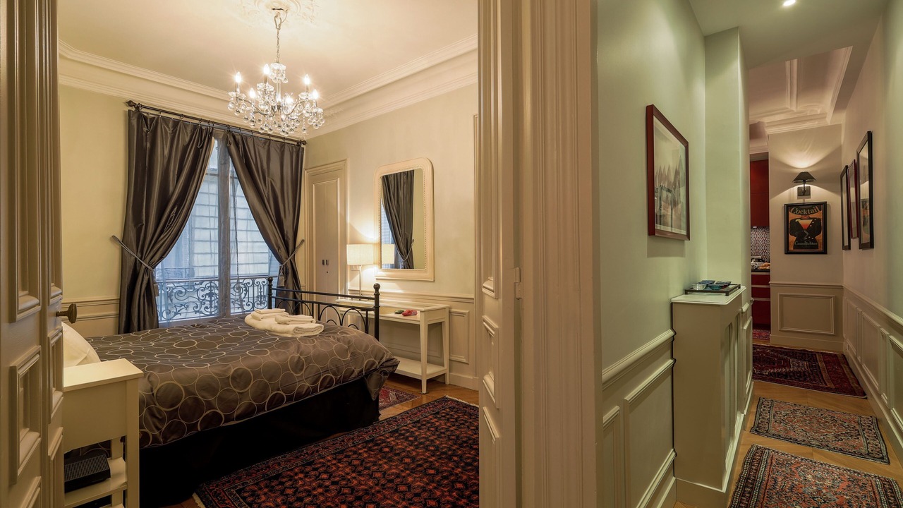 Photo of Bedroom in 7th Arrondissement