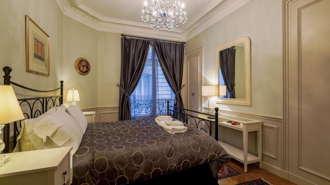 Photo of Bedroom in 7th Arrondissement