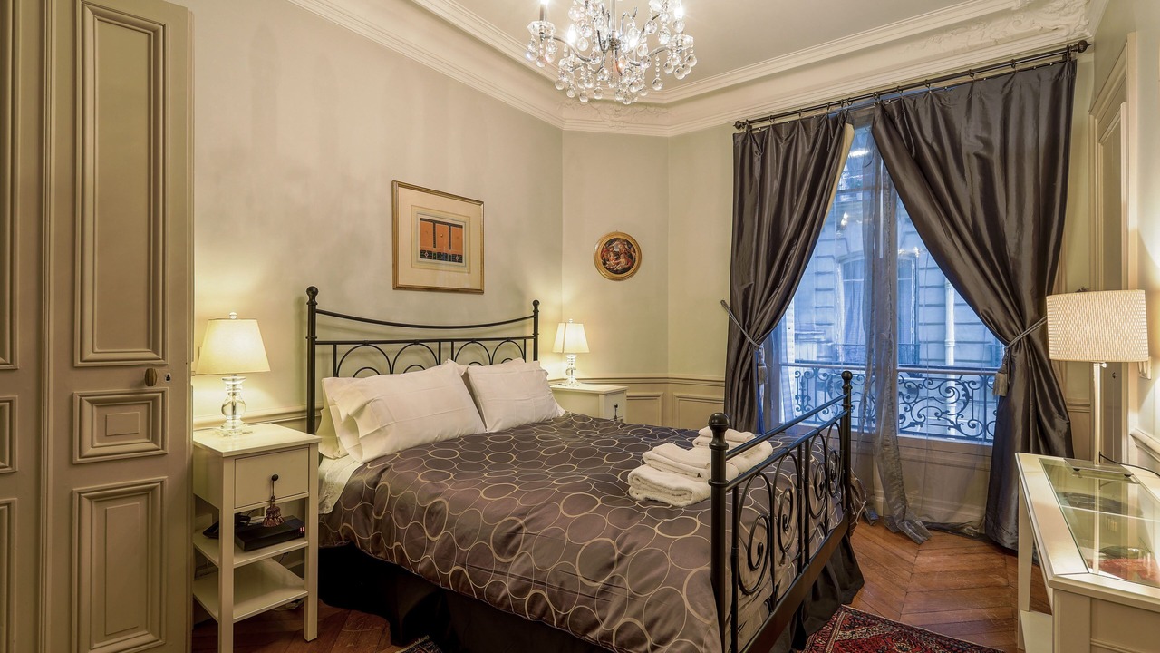 Photo of Bedroom in 7th Arrondissement