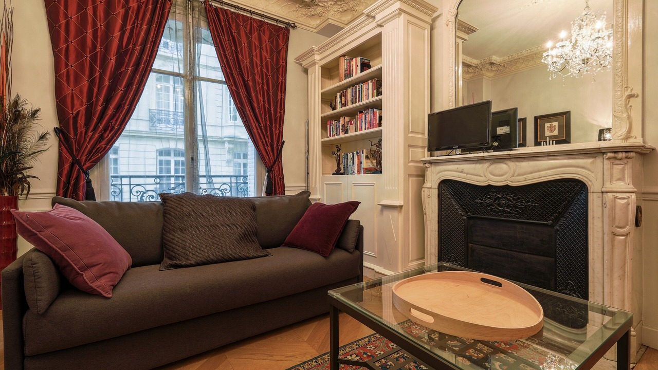 Photo of Livingroom in 7th Arrondissement