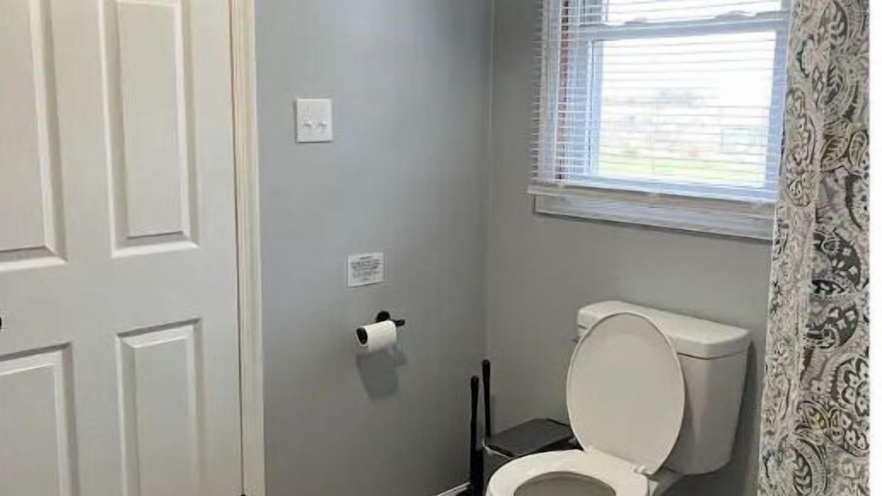 Photo of Bathroom in Deal Island