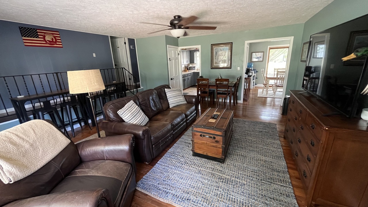 Photo of Livingroom in Deal Island