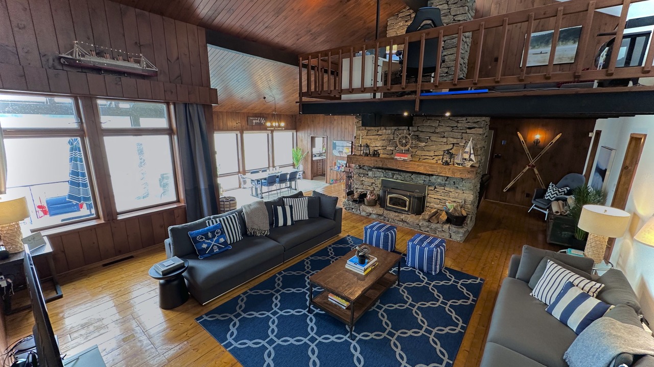 Photo of Livingroom in Addison