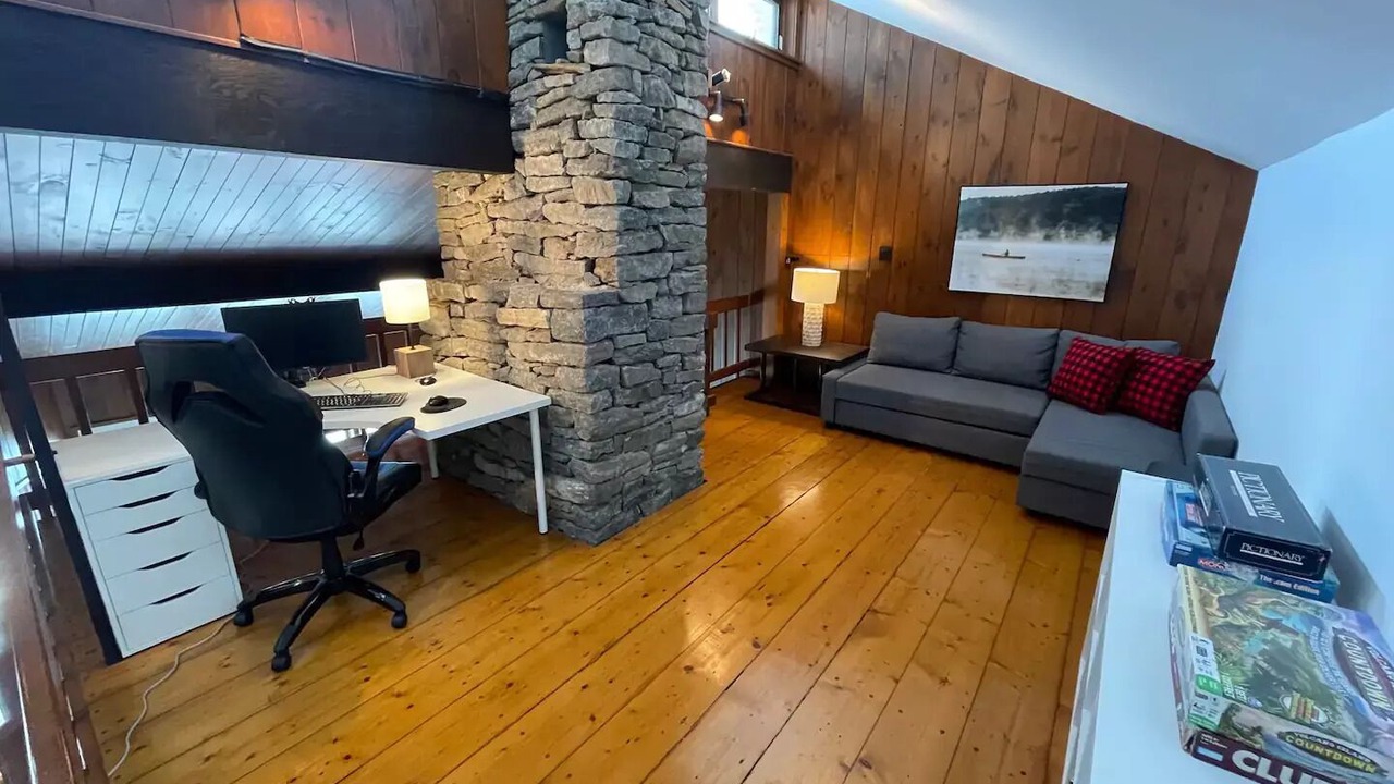 Photo of Livingroom in Addison