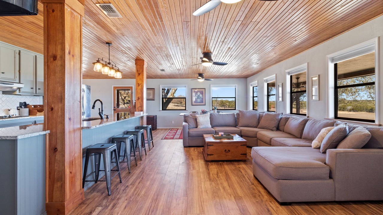 Photo of Livingroom in Harper