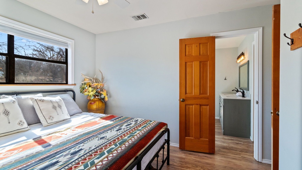 Photo of Bedroom in Harper