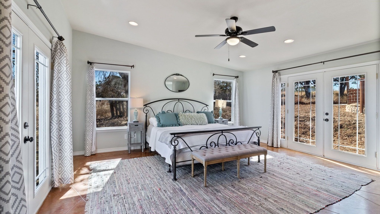 Photo of Bedroom in Harper
