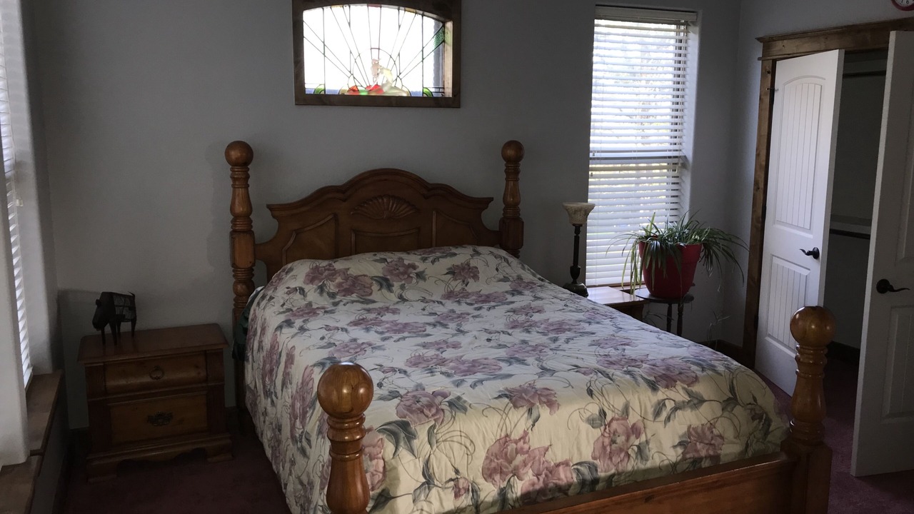 Photo of Bedroom in Pettit