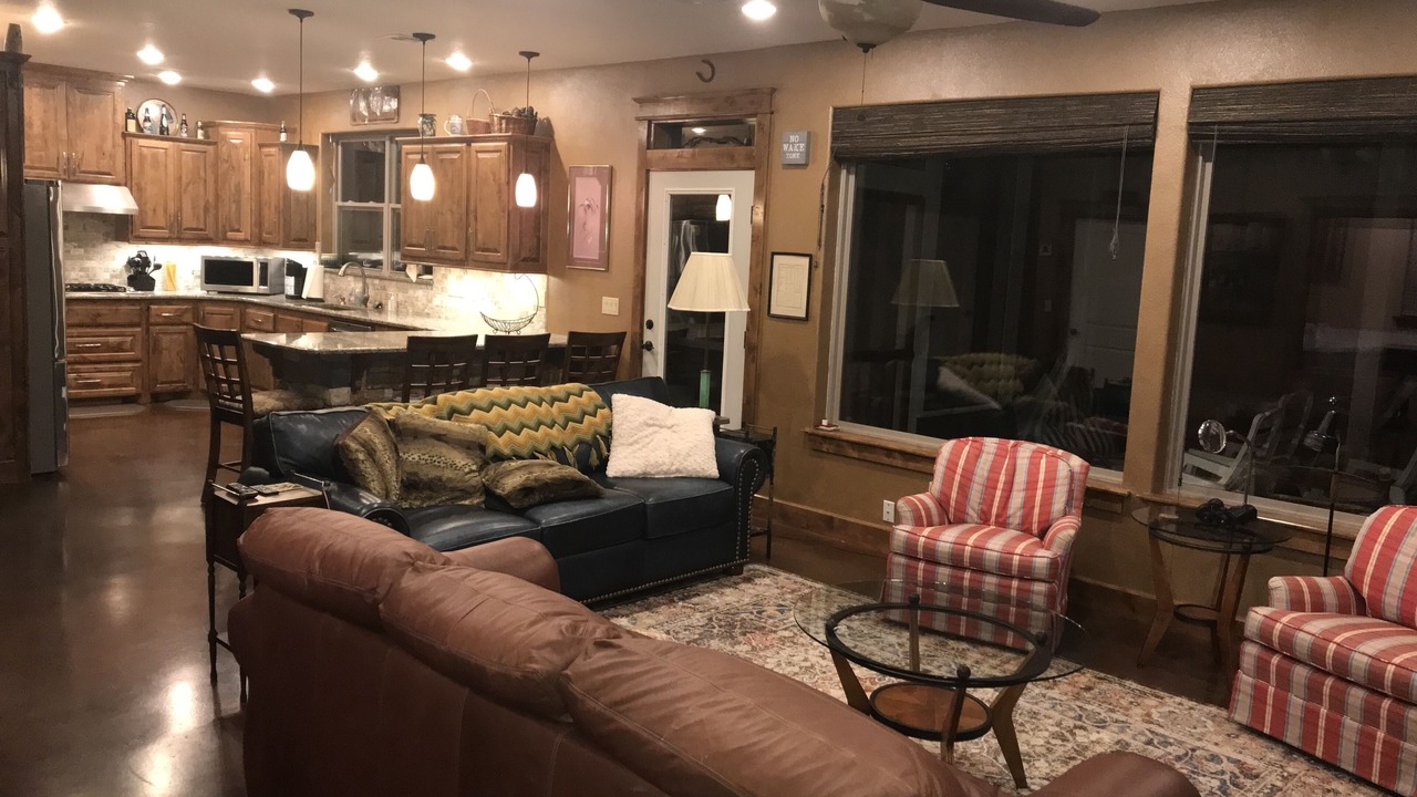 Photo of Livingroom in Pettit