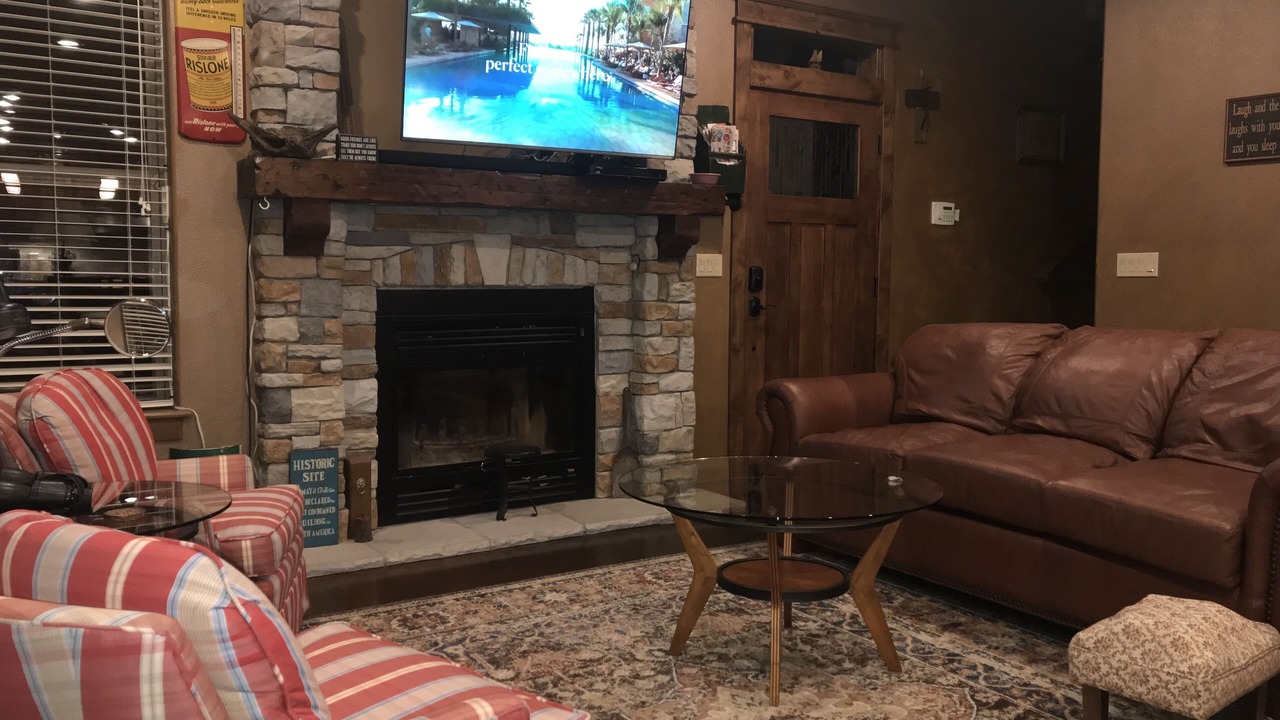 Photo of Livingroom in Pettit