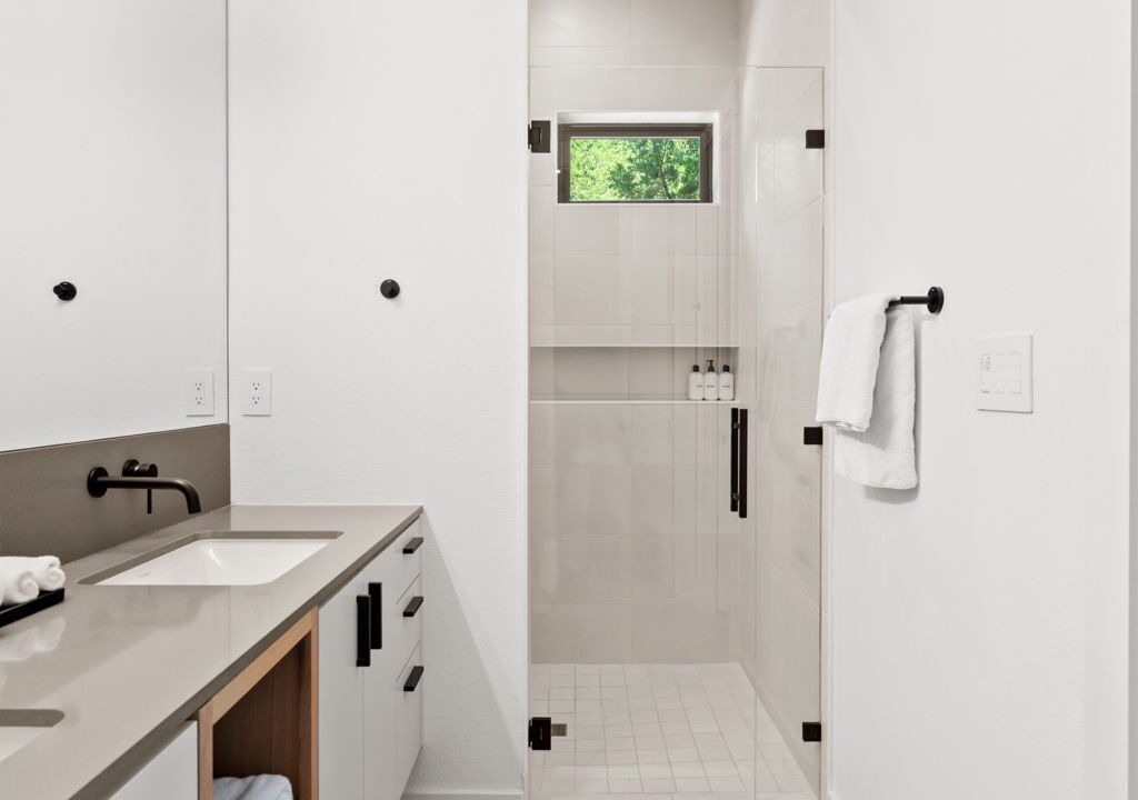 Photo of Bathroom in Lago Vista