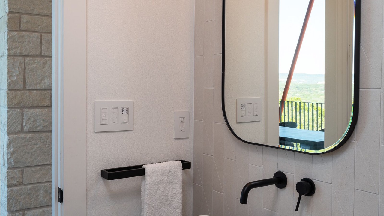 Photo of Bedroom in Lago Vista