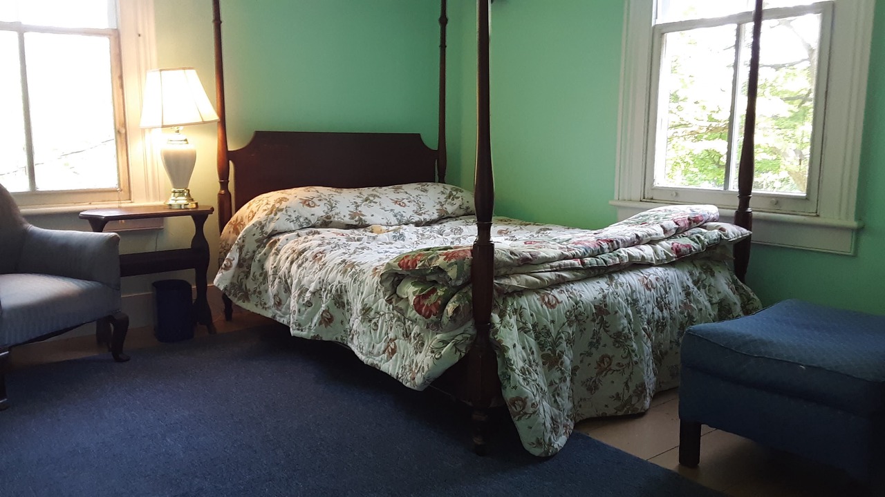 Photo of Bedroom in Brewster